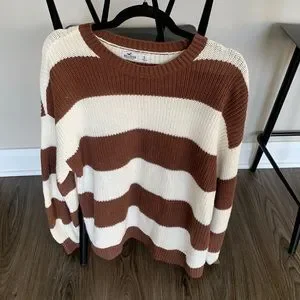Oversized crew discount neck sweater hollister